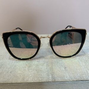 Cat Eye Sunglasses 🕶